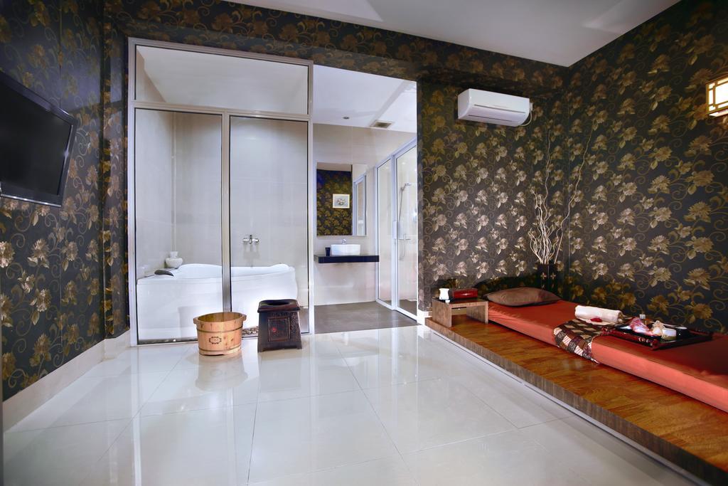 Aston Karimun City Hotel Tanjung Balai Karimun Extérieur photo
