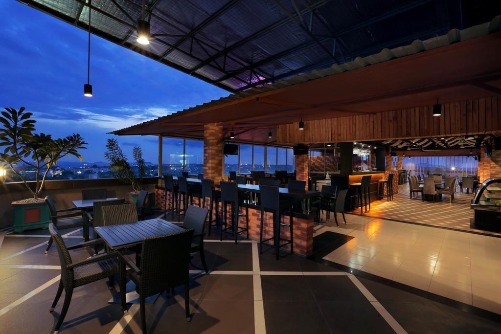 Aston Karimun City Hotel Tanjung Balai Karimun Extérieur photo